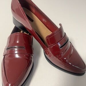 Tahari, Talorna Loafers Size 9M